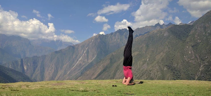 Sirsasana ou la posture de l'équilibre sur la tête