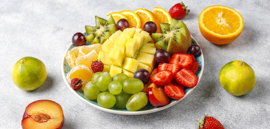 Fruits frais pour des petits déjeuners faciles et sains