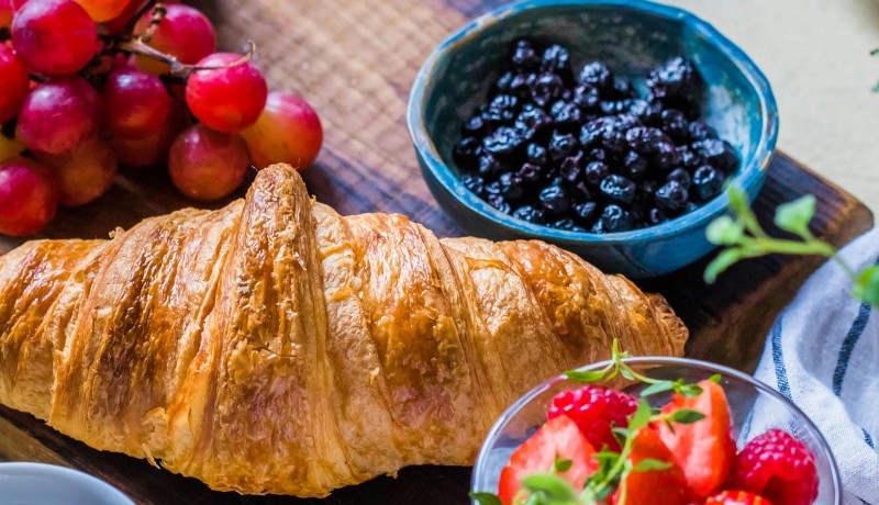 Mettre des aliments colorés dans son assiette
