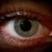 Yeux symbolique causes psychosomatiques et émotionnelles 9 a close up of a person's blue eye