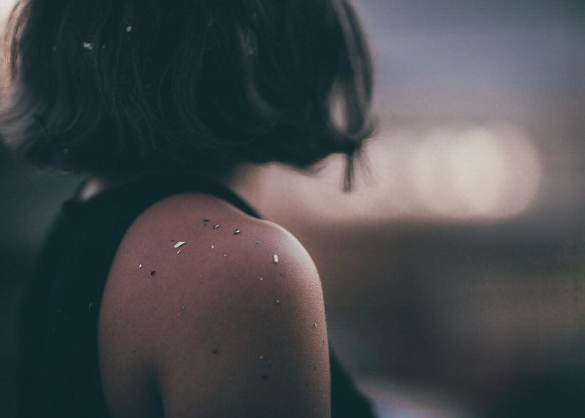 woman wearing black tank top