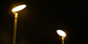 white light bulb turned on during nighttime